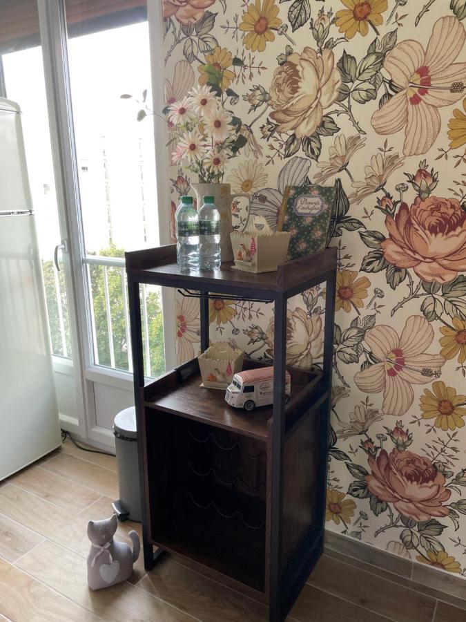 Rose Blossom Apartment In Paris Vanves Exterior photo